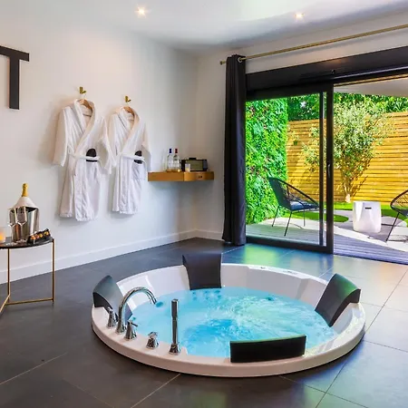 Holiday home Le Secret - Nuit Romantique Avec Jacuzzi Privatif - Champagne Offert - Climatisation *
