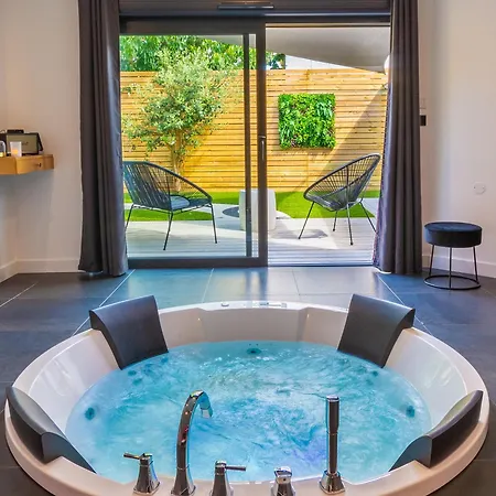 Nuit Confort Avec Balnéo Xxl Privative Et Climatisation Casa vacanze *