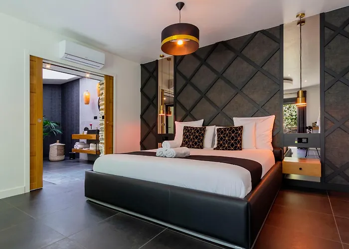 Nuit Confort Avec Balneo Xxl Privative Et Climatisation 낭트