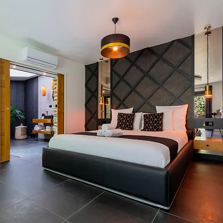 Nuit Confort Avec Balneo Xxl Privative Et Climatisation Nantes